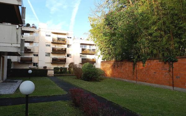Appartement à louer    1 pièce • 1 m2 Bordeaux