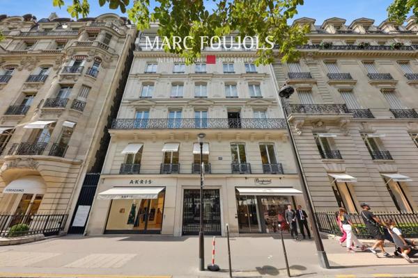Paris VIII Triangle d’or Montaigne : appartement de 81 m² rénové meublé