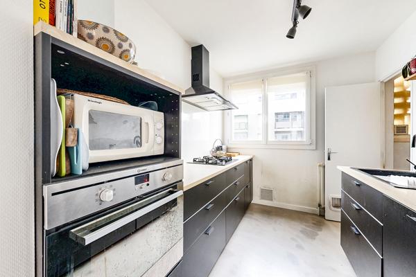 Appartement 67m² lumineux 2 ch + cave + parking