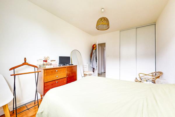 Appartement 67m² lumineux 2 ch + cave + parking