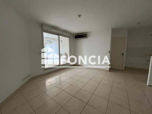 Location Appartement 3 pièces 56.27 m² - 33 rue Canada Marseille 13010