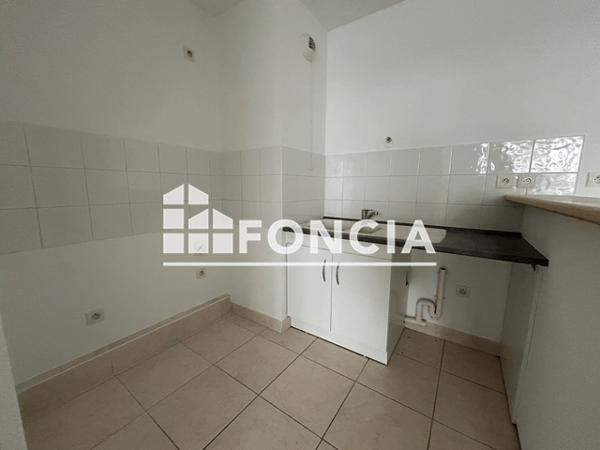 Location Appartement 3 pièces 56.27 m² - 33 rue Canada Marseille 13010