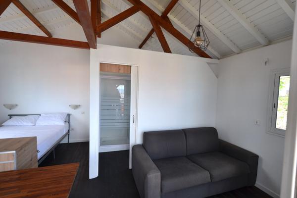 Pointe-à-Pitre (97110) Studio neuf type chalet indépendant.