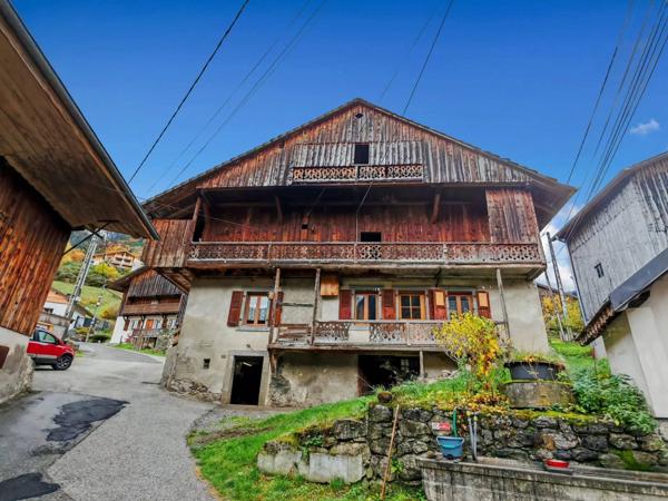 Maison à rénover – 76 m² habitables + 260 m² de dépendances