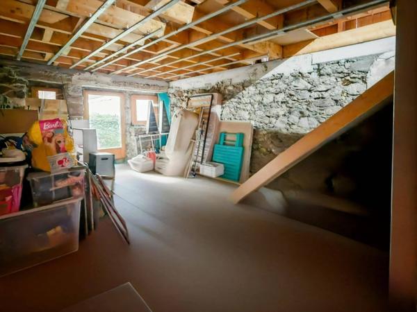 Maison à rénover – 76 m² habitables + 260 m² de dépendances