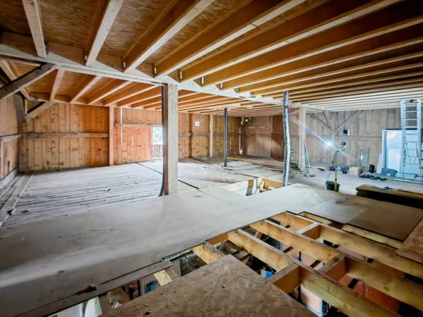 Maison à rénover – 76 m² habitables + 260 m² de dépendances