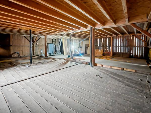 Maison à rénover – 76 m² habitables + 260 m² de dépendances