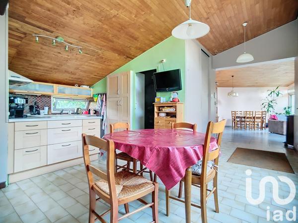 Maison à vendre 6 pièces 143 m² Saint-Jean-de-Muzols