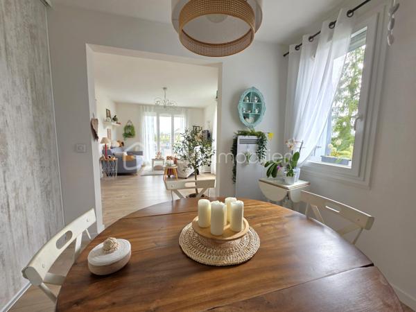 Rue de Palaisot, à 5 min à pieds de toutes les commodités, dans une belle résidence de style Mansart édifiée en 1984 avec des espaces vert, venez découvrir ce magnifique appartement 4 pièces, 3 chambres possibles, de 71m² avec son balcon (3,50m²) sans vis-à-vis exposé OUEST. Situé au 2ème et dernier étage, il est lumineux avec sa double exposition SUD et OUEST. Parking et cave. Local vélo.

LES ATOUTS DU BIEN
• Petite résidence entretenu
• AUCUN TRAVAUX
• 3 chambres possible
• Centre ville 
• Dernier étage

AGENCEMENT
• Entrée avec placard (9,5m²)
• Séjour (18,5m²)
• Balcon (3,5m²)
• Salle à manger avec placard (9,60m²)
• Cuisine (8,6m²)
• Salle d'eau (2,8m²)
• Chambre avec placard (9,60m²)
• Chambre (10m²)
• WC avec lave-main

INFORMATIONS TECHNIQUES
• Chauffage individuel électrique
• Radiateurs électriques récents
• Double vitrage PVC avec volet
• Ballon d'eau chaude récent
• Compteur d'eau individuel

INFORMATIONS FINANCIERES
• DPE D
• Charges de copropriété : 165 € / mois (soit 1980 € / an, comprenant eau froide, fond travaux, parties communes, etc)
• Taxe foncière : 1742 €

COPROPRIETE
• Immeuble de 74 lots principaux
• Pas de procédure en cours
• Nombre de lots annoncés : 4

Offrez-vous ce coin de paradis, avec toutes les commodités à pied !

Ludovic MOREL
Votre Partenaire Immobilier
Depuis 2010

•••