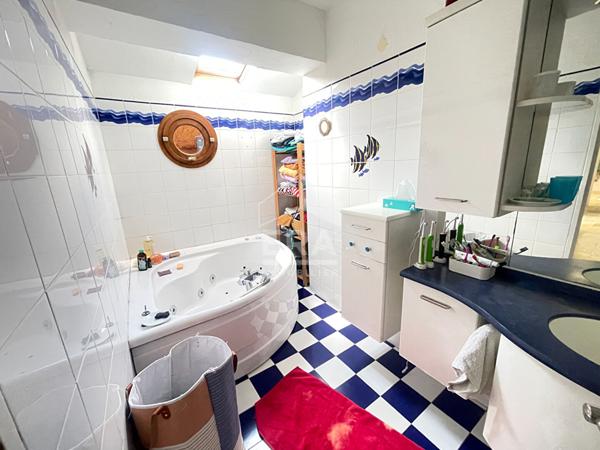 Maison familiale 193 m² - 5 chambres ; Piscine ; Les Pennes-Mirabeau