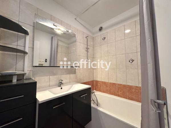 Appartement
         2 pièces
        - 48 m² Exclusivité 198 500 € *
