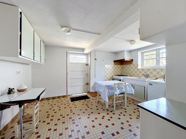 AUX PORTES D'ANGOULEME Maison individuelle sur sous-sol avec jardin et garage