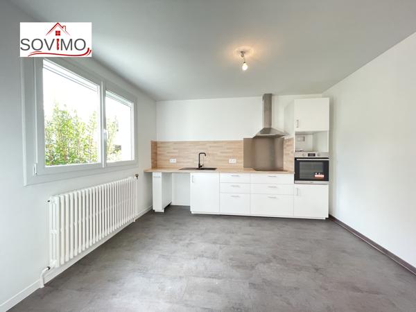 EN CENTRE VILLE, BELLE MAISON RÉNOVÉE AVEC JARDIN, GARAGE, ET TERRASSE