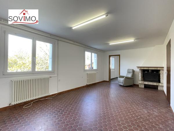 EN CENTRE VILLE, BELLE MAISON RÉNOVÉE AVEC JARDIN, GARAGE, ET TERRASSE