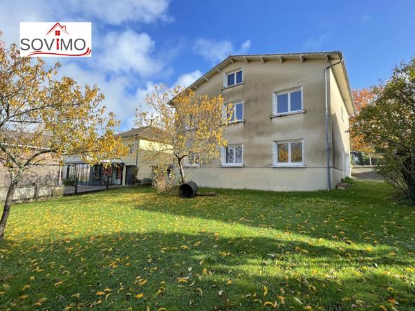 EN CENTRE VILLE, BELLE MAISON RÉNOVÉE AVEC JARDIN, GARAGE, ET TERRASSE