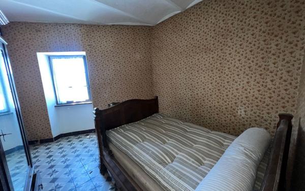 Maison à vendre    5 pièces •  Lablachère