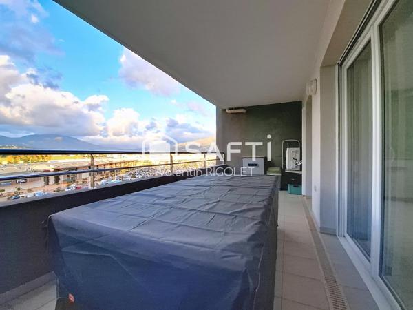 T4 lumineux, terrasse et confort au quotidien