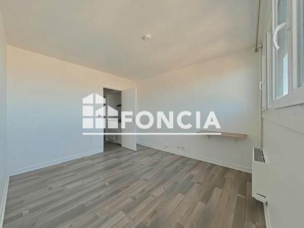 Location Studio 18.04 m² - 14 PLACE CARNOT Rosny Sous Bois 93110