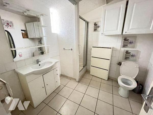 A vendre - Valensole (04) -  Alpes-de-Haute-Provence: Maison de village d'env 120,82 m² offrant...