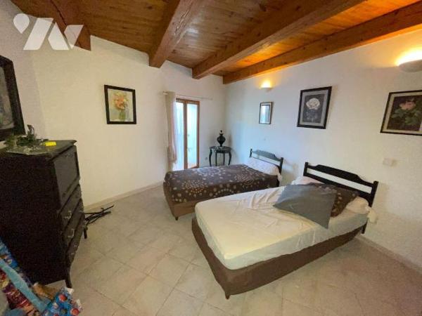 A vendre - Valensole (04) -  Alpes-de-Haute-Provence: Maison de village d'env 120,82 m² offrant...