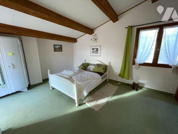 A vendre - Valensole (04) -  Alpes-de-Haute-Provence: Maison de village d'env 120,82 m² offrant...