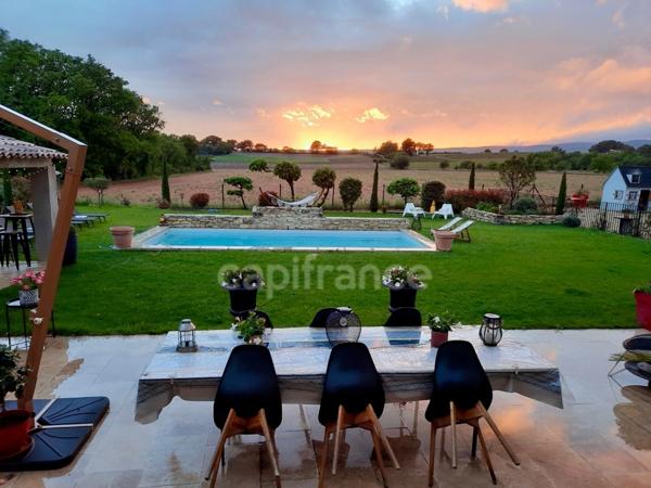 À Vendre – Magnifique Propriété Contemporaine à Roussillon, Cœur du Luberon
