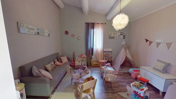 À Vendre – Magnifique Propriété Contemporaine à Roussillon, Cœur du Luberon