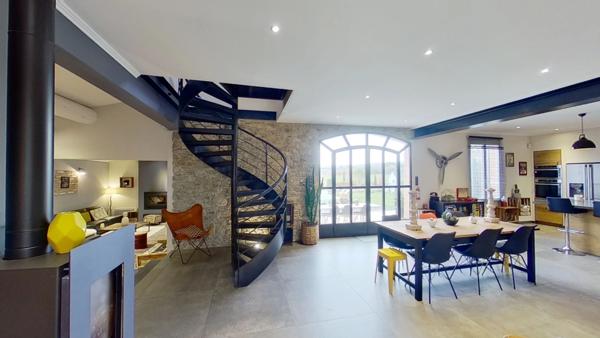 À Vendre – Magnifique Propriété Contemporaine à Roussillon, Cœur du Luberon