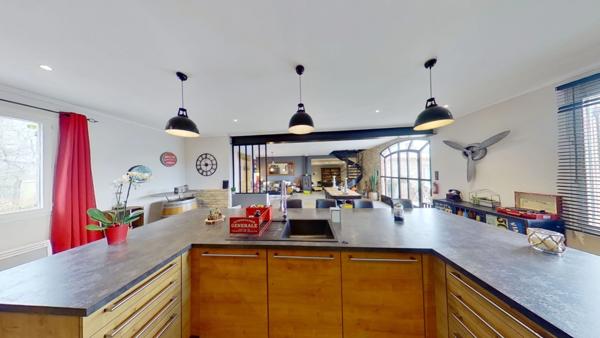 À Vendre – Magnifique Propriété Contemporaine à Roussillon, Cœur du Luberon