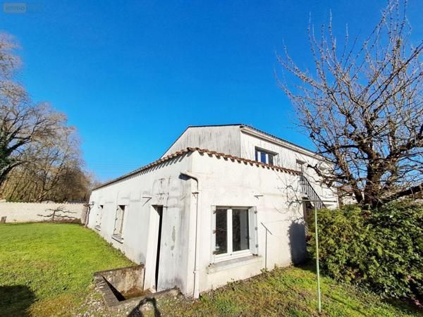 Maison à restaurer à vendre à Aigrefeuille-d'Aunis en Charente-Maritime (17290), ref : 649