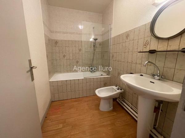 Appartement - Oloron-sainte-marie - Réf.:205381 OLORON CENTRE-VILLE - APPARTEMENT T4 EN DUPLEX DANS RESIDENCE CALME -