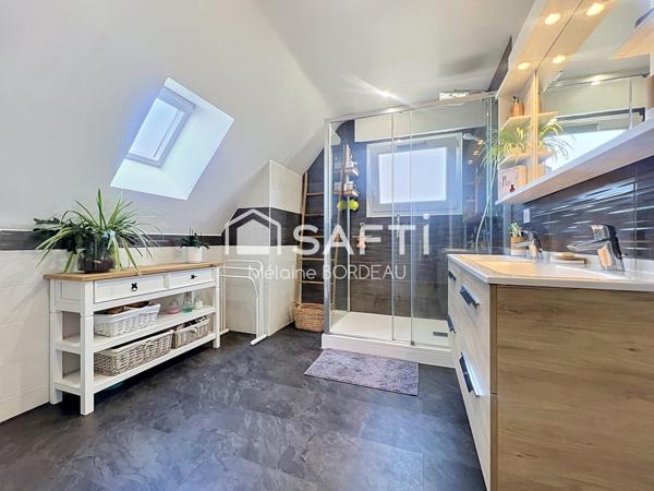 Maison traditionnelle, 4 chambres, centre-bourg