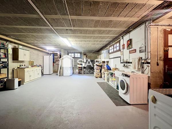 Maison traditionnelle, 4 chambres, centre-bourg