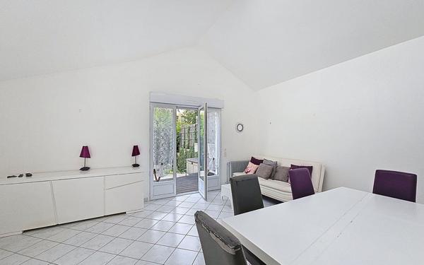 Maison à louer    2 pièces •  Garches