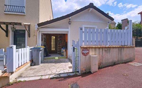 Maison à louer    2 pièces •  Garches