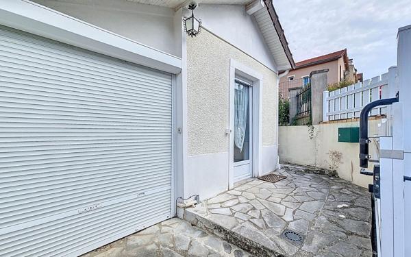 Maison à louer    2 pièces •  Garches