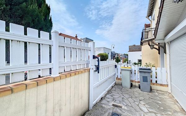 Maison à louer    2 pièces •  Garches