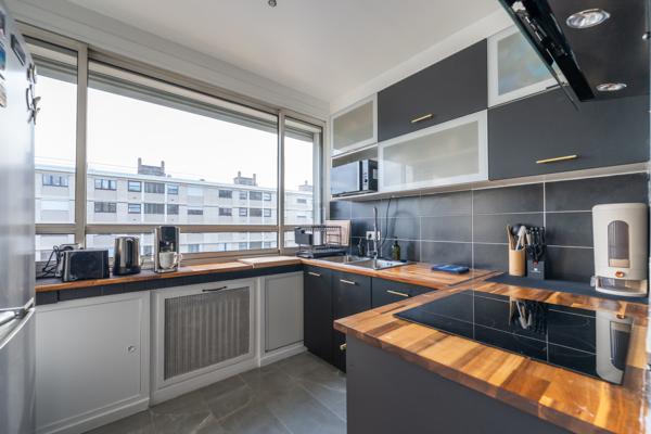 Appartement
         3 pièces
        - 52 m² Exclusivité 285 000 € *