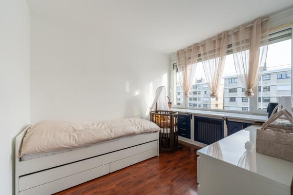 Appartement
         3 pièces
        - 52 m² Exclusivité 285 000 € *