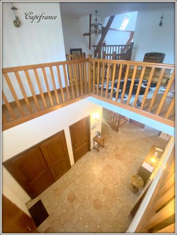 Dpt (93), à vendre maison P6 de 255 m² - Terrain de 808,00 m²