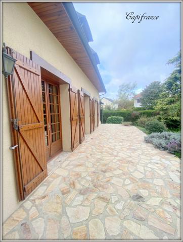 Dpt (93), à vendre maison P6 de 255 m² - Terrain de 808,00 m²