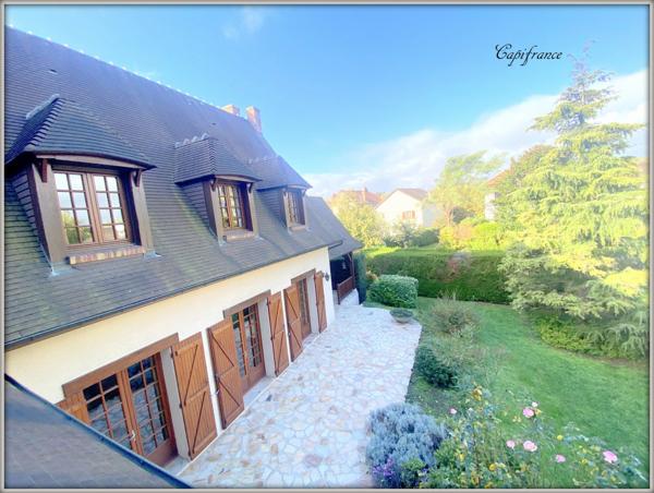 Dpt (93), à vendre maison P6 de 255 m² - Terrain de 808,00 m²