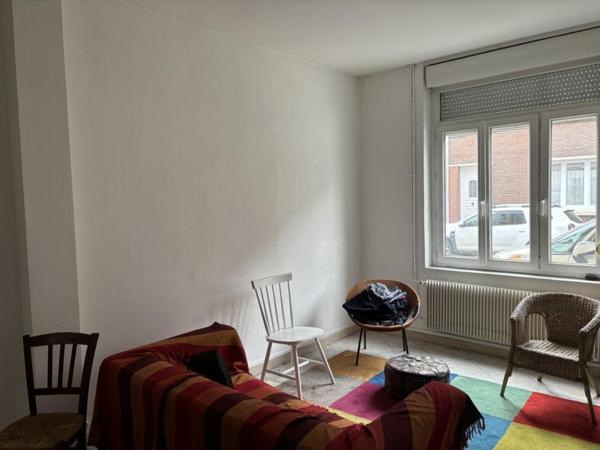 Chambre meublée