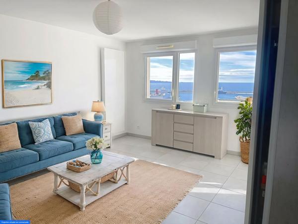 T3 PARFAIT ÉTAT AVEC VUE MER / TERRASSE / STATIONNEMENT /