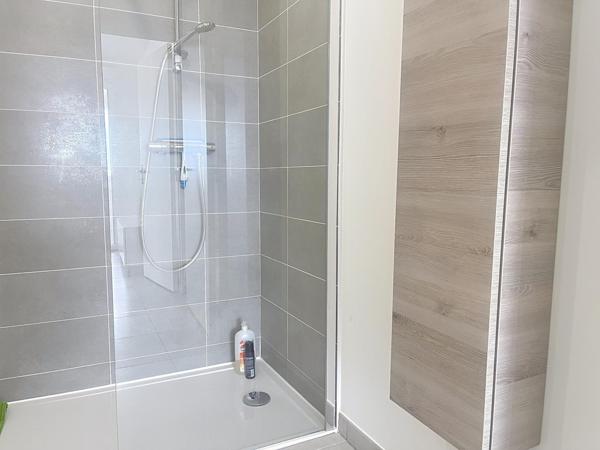 T3 PARFAIT ÉTAT AVEC VUE MER / TERRASSE / STATIONNEMENT /