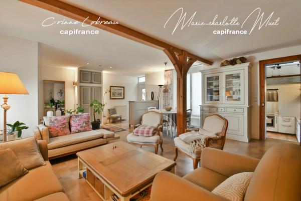 Maison de ville avec deux habitations indépendantes et cour privative