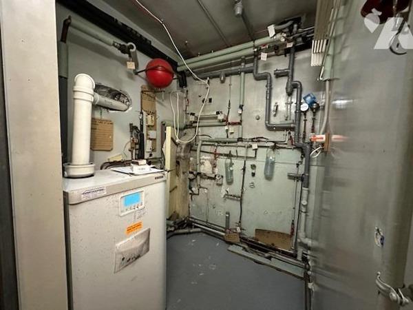 Pavillon de type 4/5 pièces, élevé sur un sous-sol et édifié sur 384 m² de terrain (source du cadast