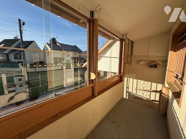 Pavillon de type 4/5 pièces, élevé sur un sous-sol et édifié sur 384 m² de terrain (source du cadast