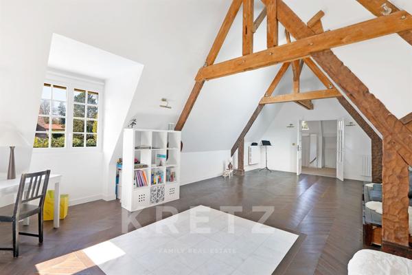 Propriété de caractère avec jardin paysager et piscine