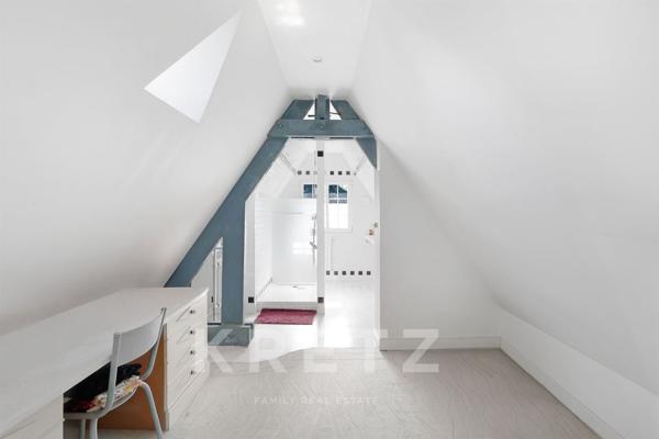 Propriété de caractère avec jardin paysager et piscine